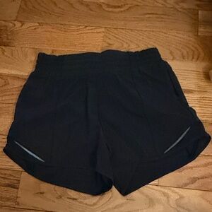 lululemon hotty hot hr 4 inch short